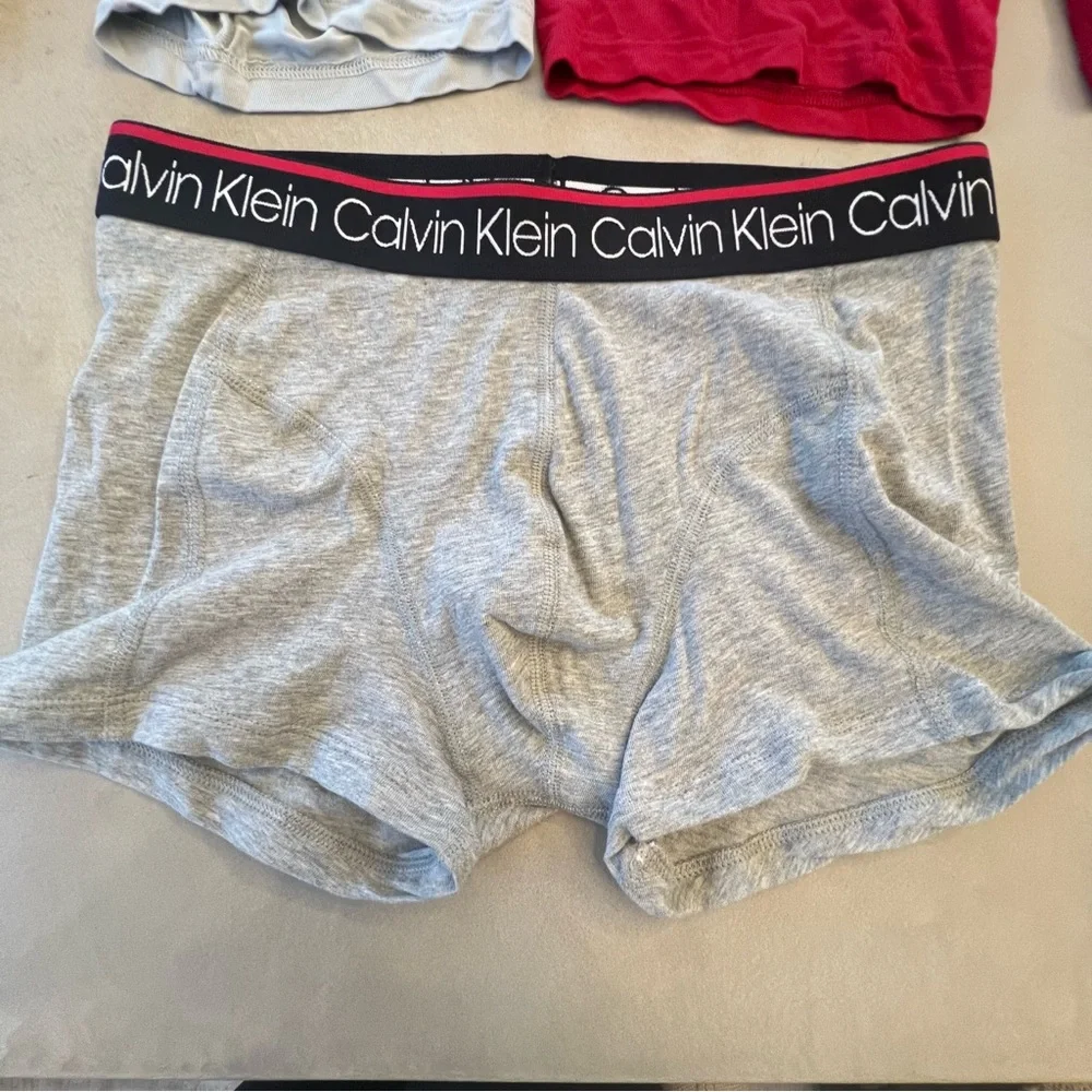 Calvin Klein Boxer Briefs Trio - Red, Gray - Small